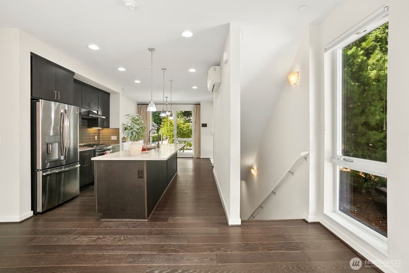 Property photo for 6542 32nd Avenue NE #A, Seattle photo 9