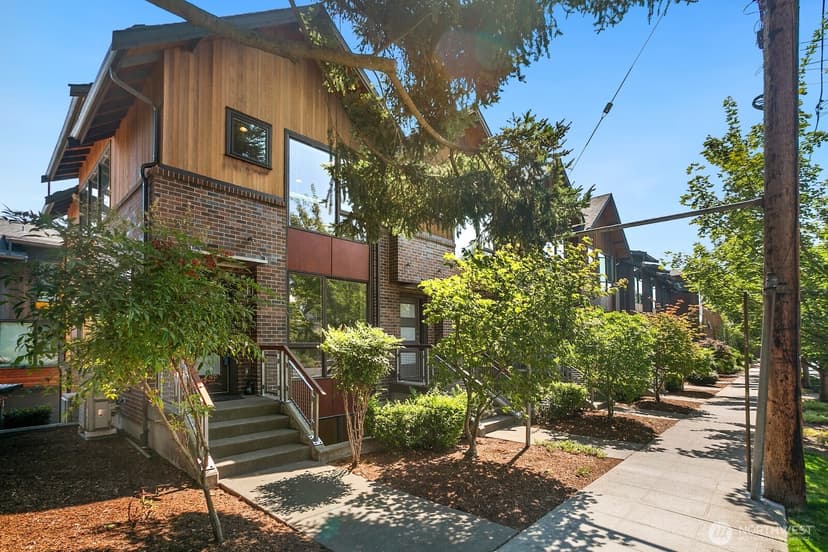 Property photo for 6542 32nd Avenue NE #A, Seattle photo 2