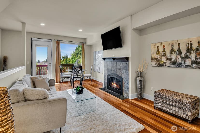Property photo for 11711 Greenwood Ave N #B, Seattle photo 7