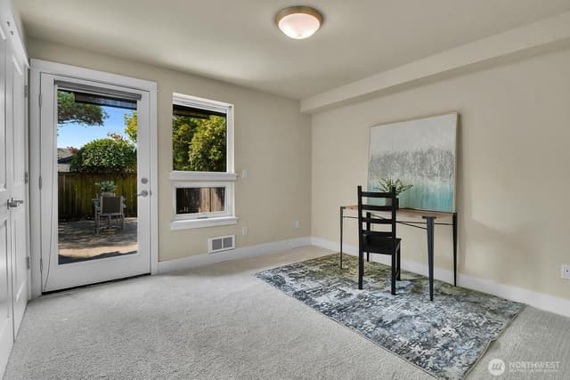 Property photo for 11711 Greenwood Ave N #B, Seattle photo 4