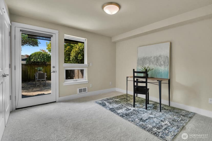 Property photo for 11711 Greenwood Ave N #B, Seattle photo 4