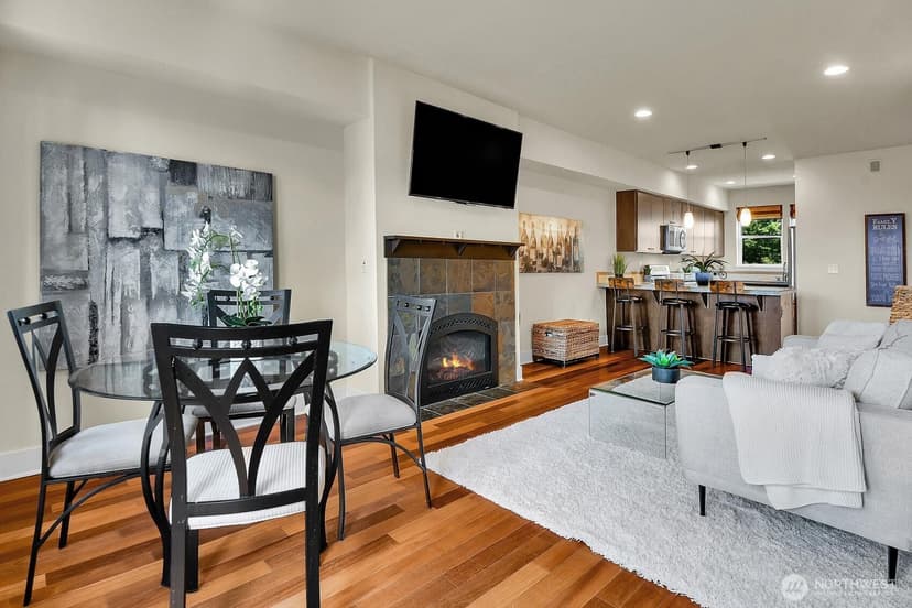 Property photo for 11711 Greenwood Ave N #B, Seattle photo 5