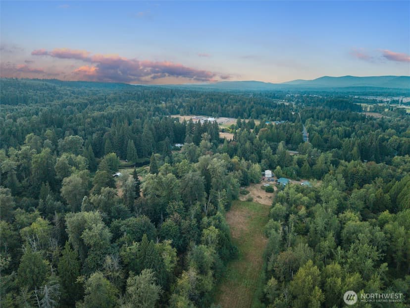 Property photo for 908 140th Street NE, Marysville photo 8