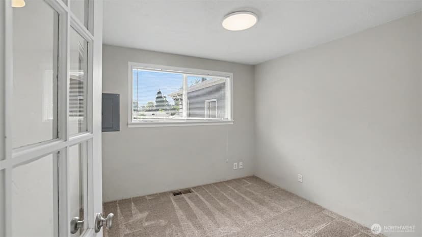 Property photo for 1411 211th Place SW, Lynnwood photo 14