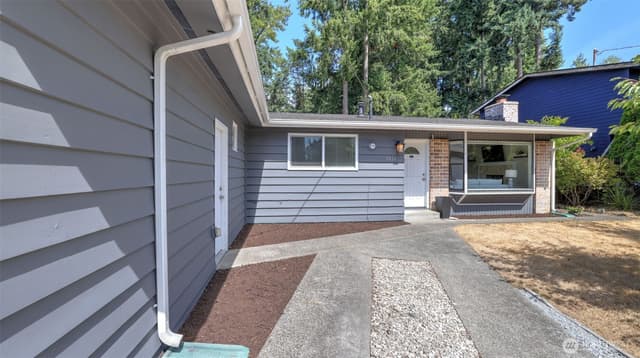 Property photo for 1411 211th Place SW, Lynnwood photo 4