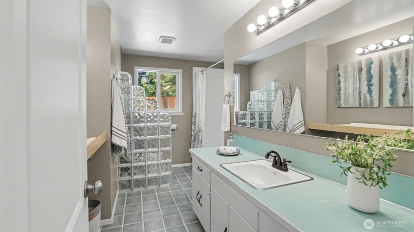 Property photo for 1411 211th Place SW, Lynnwood photo 15