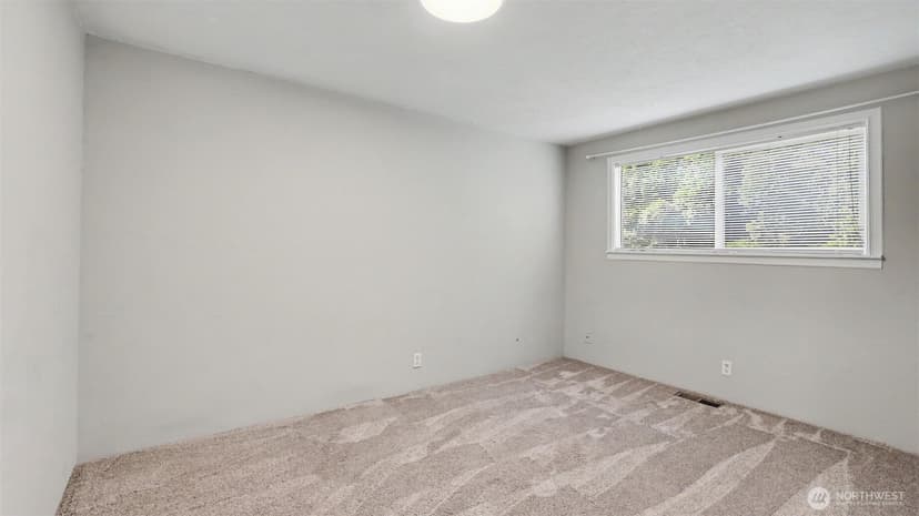Property photo for 1411 211th Place SW, Lynnwood photo 17