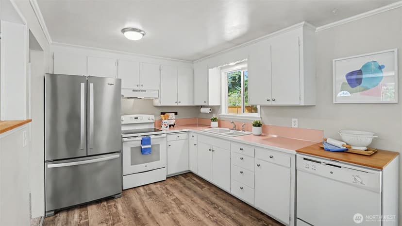 Property photo for 1411 211th Place SW, Lynnwood photo 10