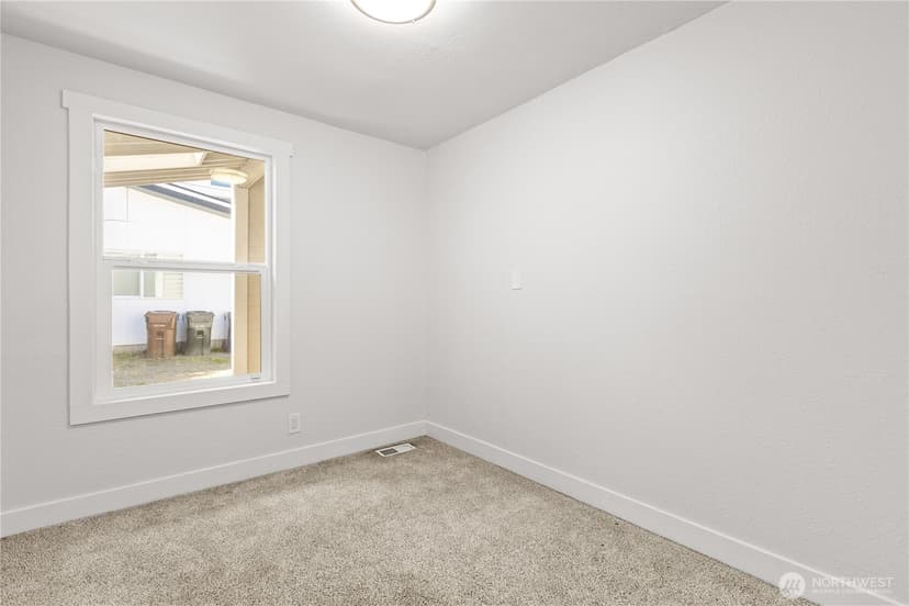 Property photo for 8823 S Yakima Avenue, Tacoma photo 15