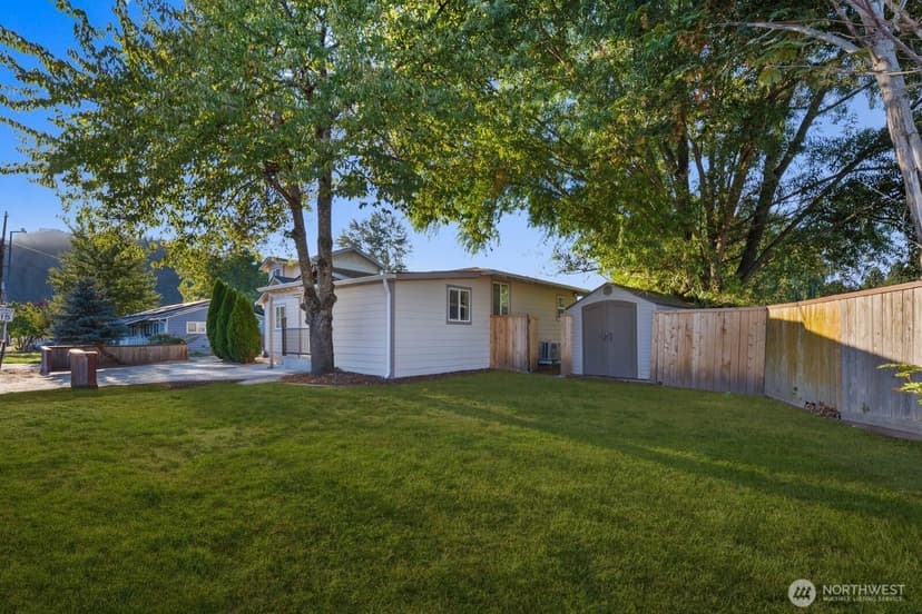 Property photo for 221 2nd Avenue N, Algona photo 32