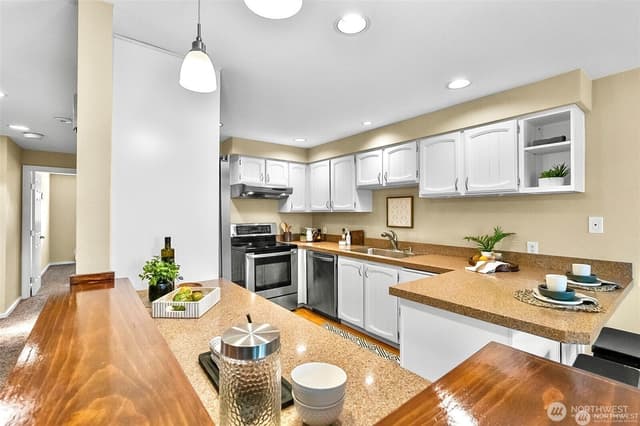 Property photo for 629 Kirkland Way #B11, Kirkland photo 3