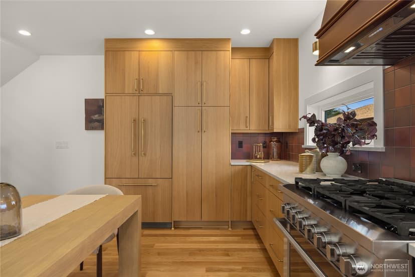 Property photo for 2903 3rd Avenue N, Seattle photo 9