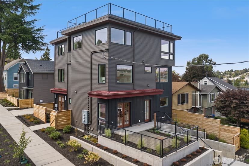 Property photo for 2903 3rd Avenue N, Seattle photo 2