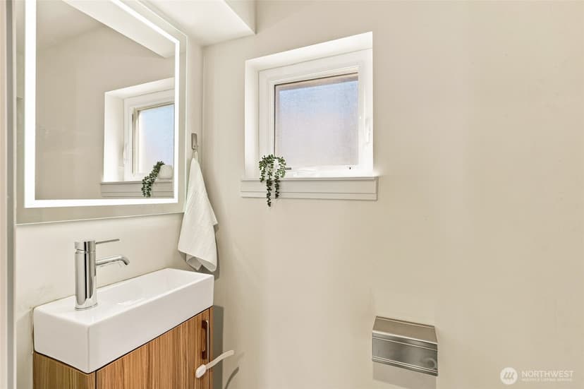 Property photo for 6945 Ellis Avenue S, Seattle photo 17