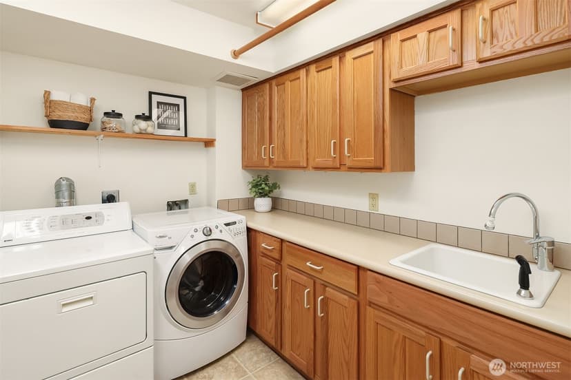 Property photo for 1411 10th Avenue W, Seattle photo 31