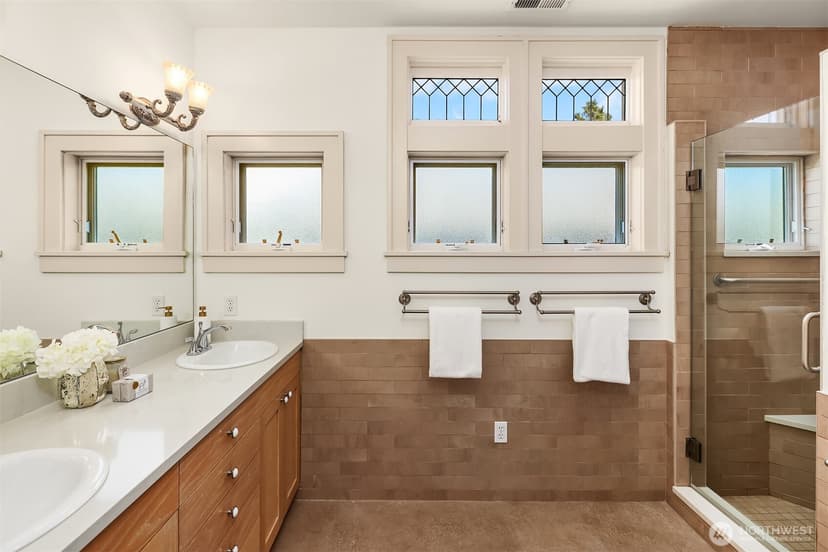 Property photo for 1411 10th Avenue W, Seattle photo 30