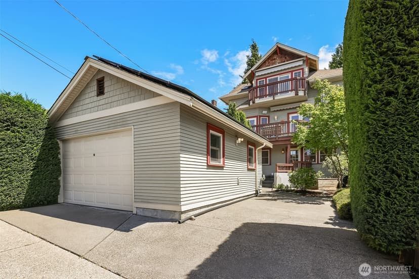 Property photo for 1411 10th Avenue W, Seattle photo 40