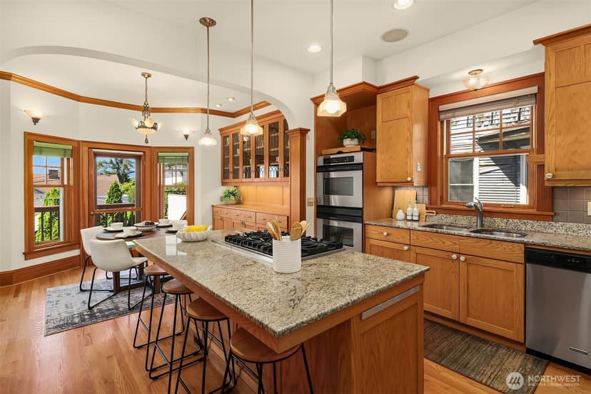Property photo for 1411 10th Avenue W, Seattle photo 22