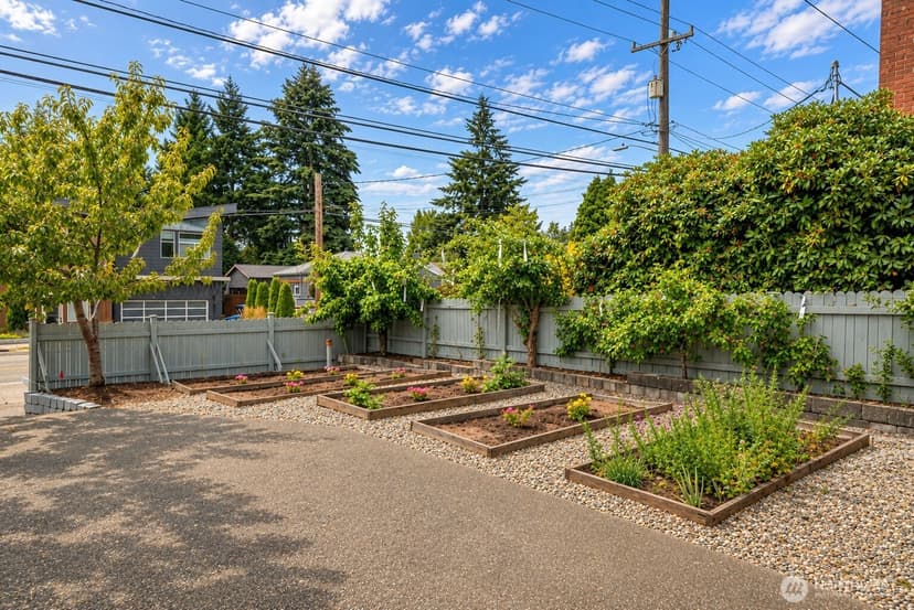 Property photo for 8804 5th Avenue NE, Seattle photo 25