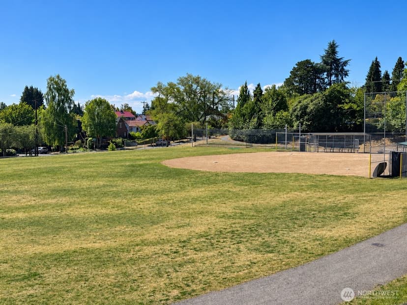Property photo for 8804 5th Avenue NE, Seattle photo 28
