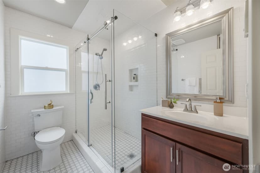 Property photo for 8804 5th Avenue NE, Seattle photo 10