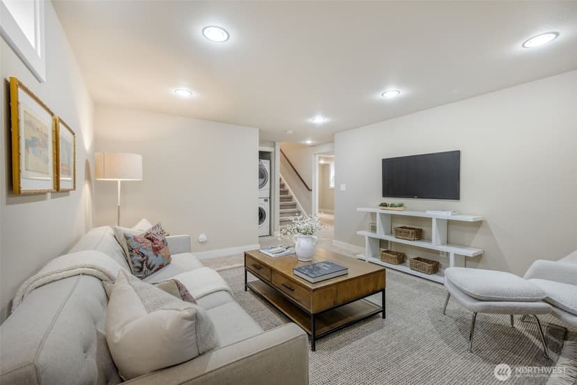 Property photo for 8804 5th Avenue NE, Seattle photo 15