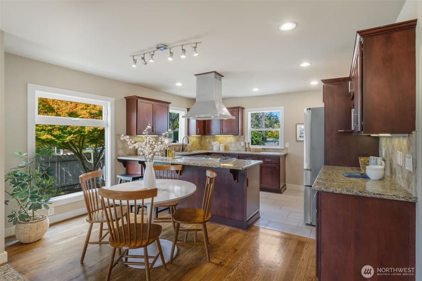 Property photo for 8804 5th Avenue NE, Seattle photo 5