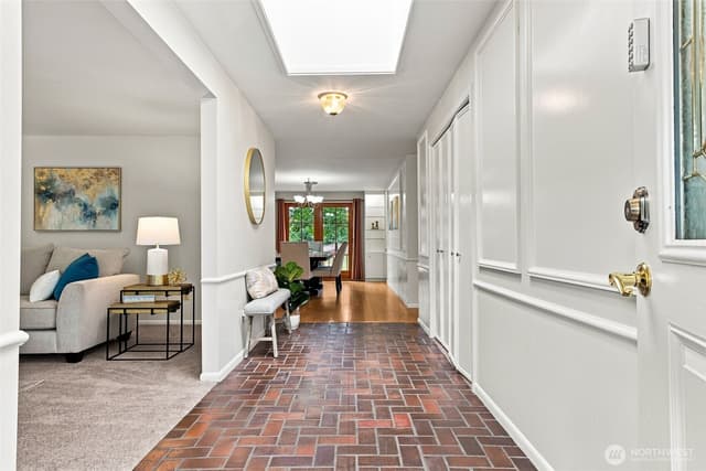 Property photo for 8205 Amber Drive SW, Lakewood photo 3