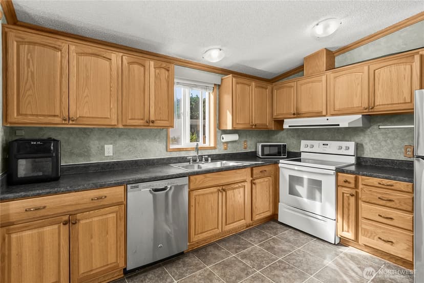 Property photo for 21716 146th Street E, Bonney Lake photo 14