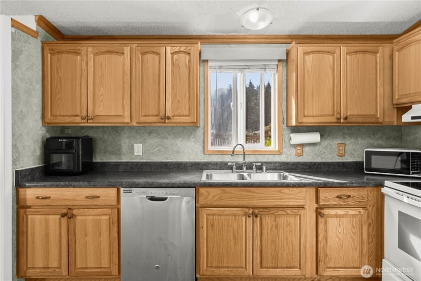 Property photo for 21716 146th Street E, Bonney Lake photo 16