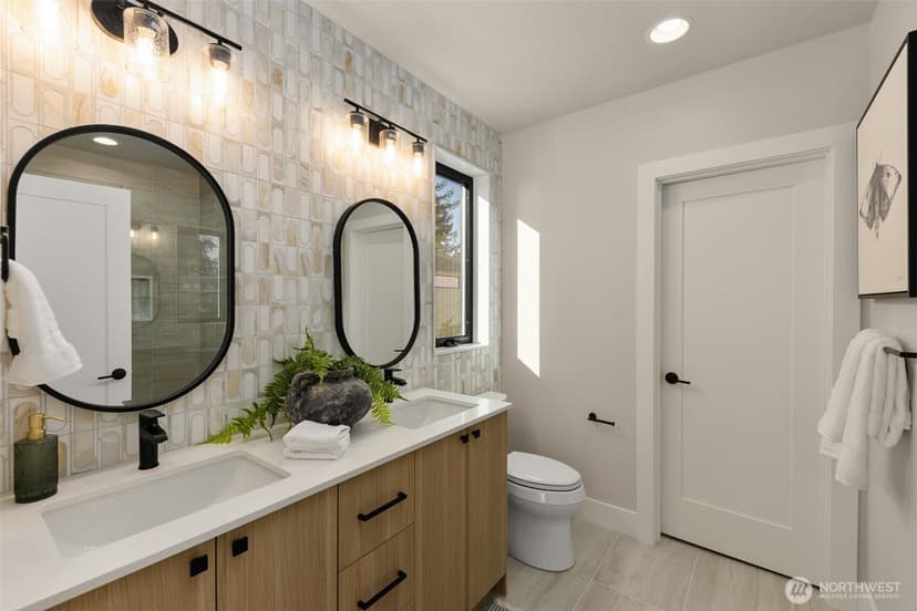Property photo for 615 & 617 13th Avenue W, Kirkland photo 31