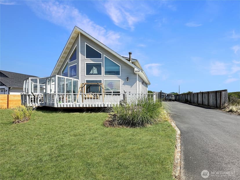Property photo for 1050 Ocean Shores Boulevard, Ocean Shores photo 2