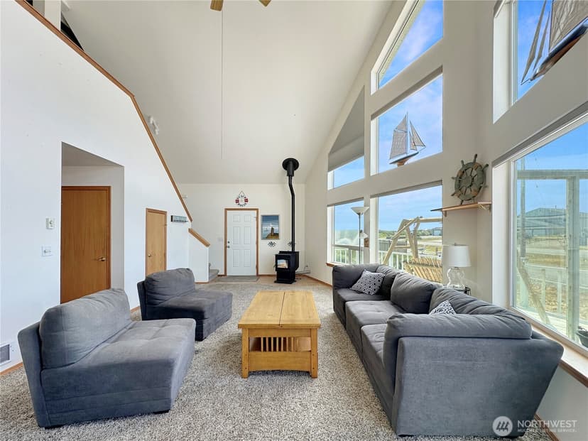 Property photo for 1050 Ocean Shores Boulevard, Ocean Shores photo 20