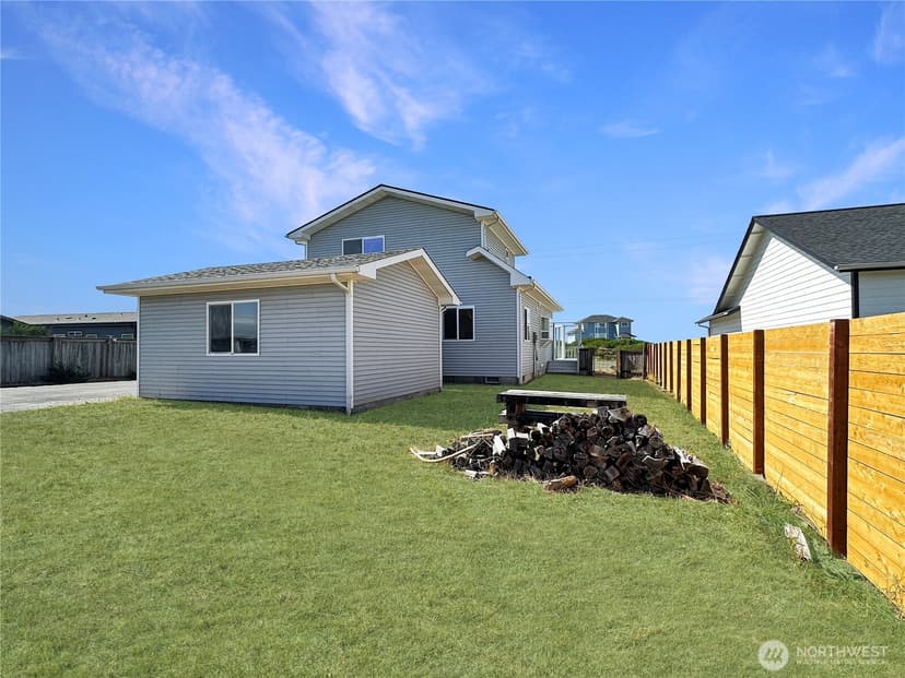 Property photo for 1050 Ocean Shores Boulevard, Ocean Shores photo 40