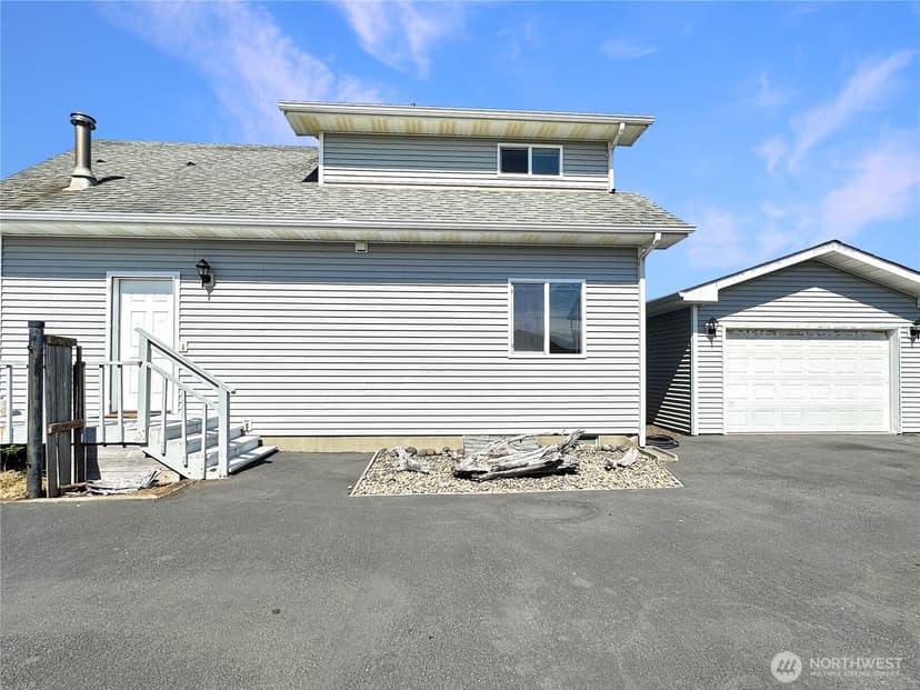 Property photo for 1050 Ocean Shores Boulevard, Ocean Shores photo 29