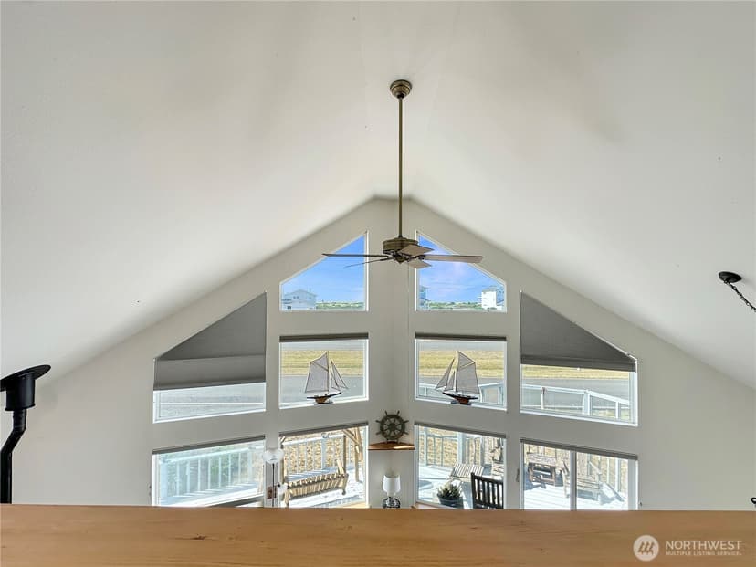 Property photo for 1050 Ocean Shores Boulevard, Ocean Shores photo 22