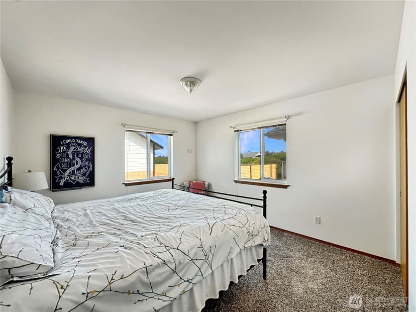 Property photo for 1050 Ocean Shores Boulevard, Ocean Shores photo 18