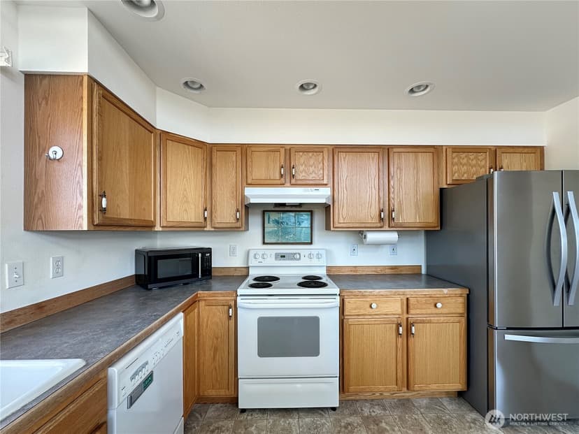 Property photo for 1050 Ocean Shores Boulevard, Ocean Shores photo 9