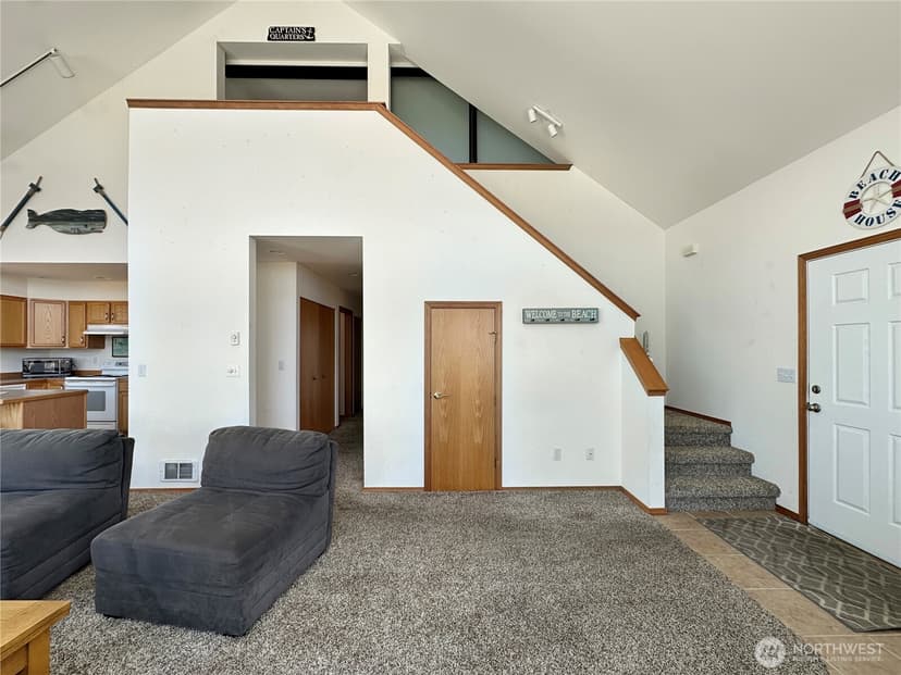 Property photo for 1050 Ocean Shores Boulevard, Ocean Shores photo 10