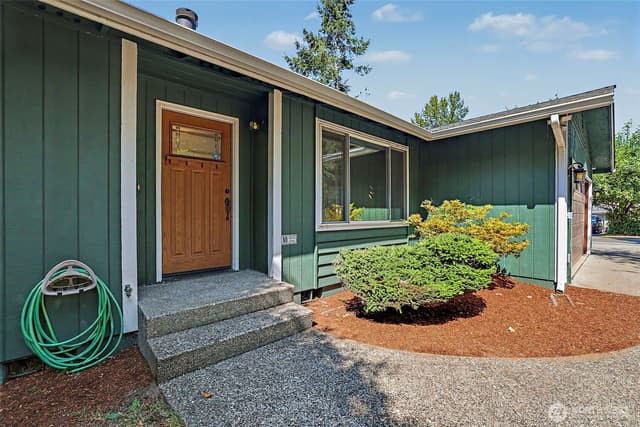 Property photo for 14205 154th Avenue SE, Renton photo 2