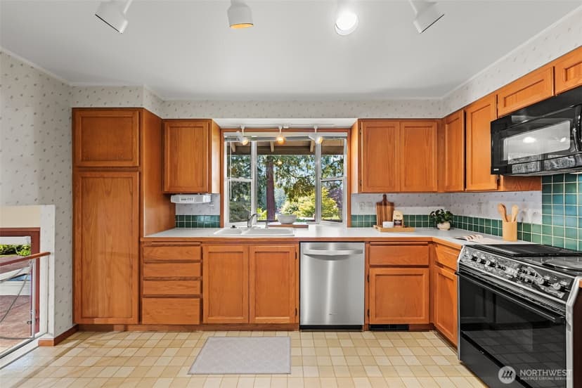 Property photo for 918 Altadena Avenue, Fircrest photo 19