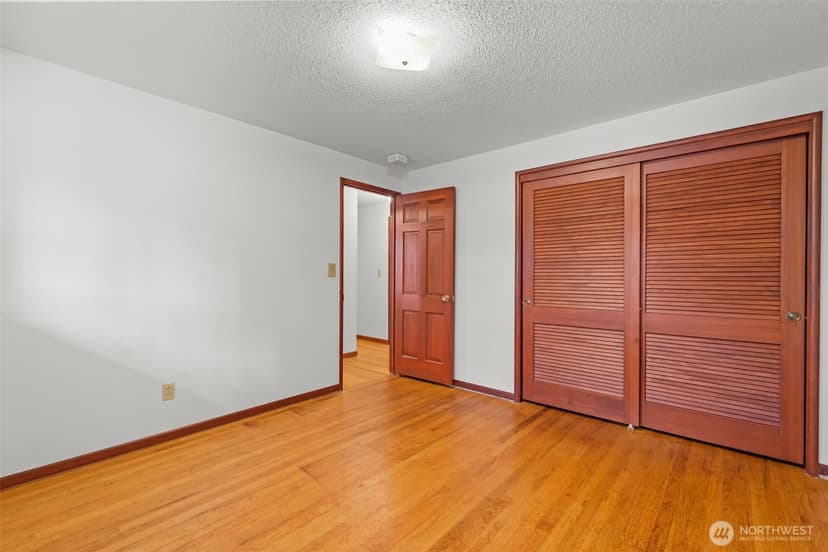 Property photo for 918 Altadena Avenue, Fircrest photo 30