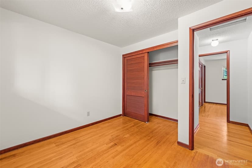 Property photo for 918 Altadena Avenue, Fircrest photo 32