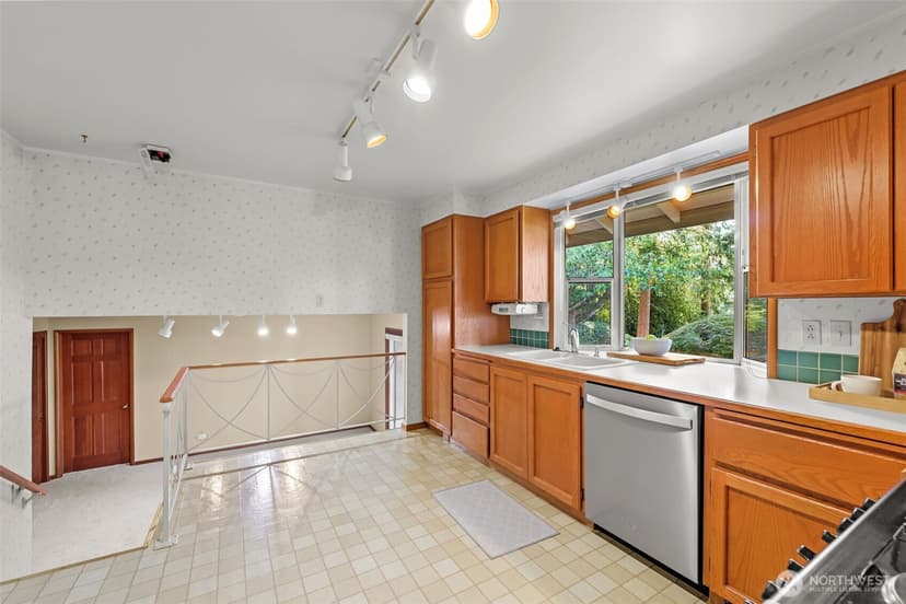 Property photo for 918 Altadena Avenue, Fircrest photo 18
