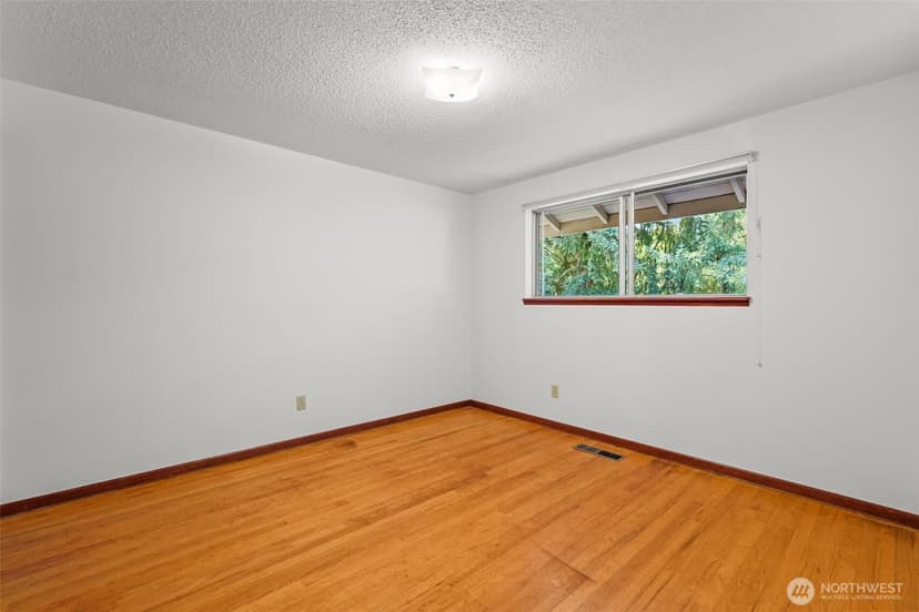 Property photo for 918 Altadena Avenue, Fircrest photo 31