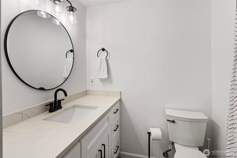 Property photo for 8509 Onyx Drive SW, Lakewood photo 18