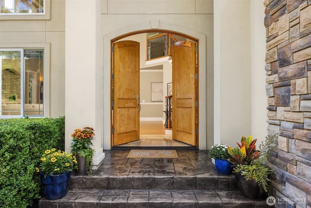 Property photo for 4520 89th Avenue SE, Mercer Island photo 2