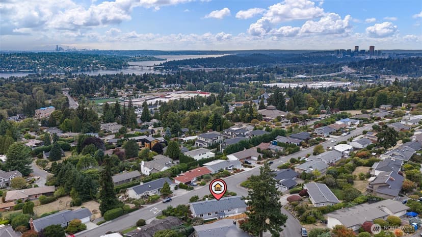 Property photo for 4600 132nd Avenue SE, Bellevue photo 6