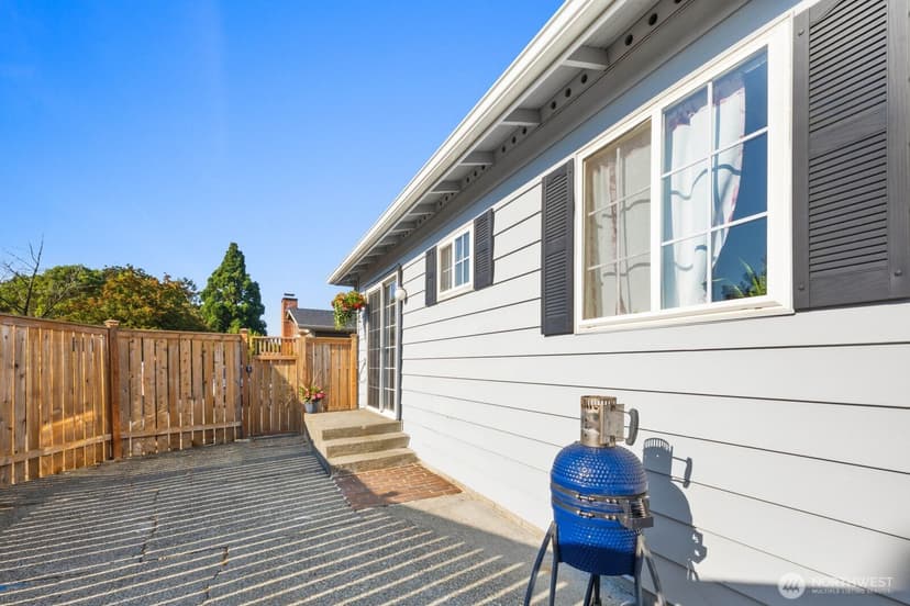 Property photo for 4131 21st Avenue SW, Seattle photo 29