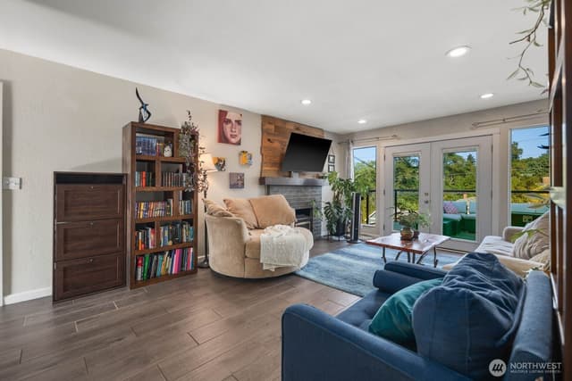 Property photo for 4131 21st Avenue SW, Seattle photo 5